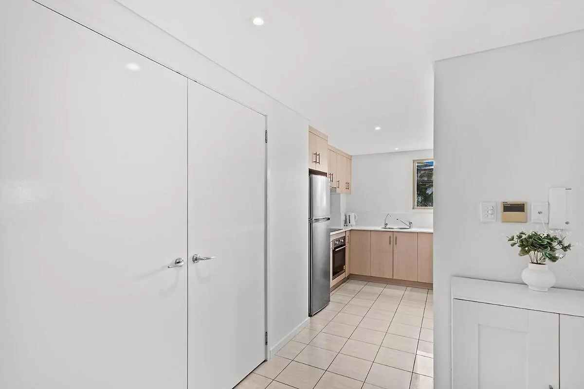 The Crabpot Apartment Airlie Beach Australia